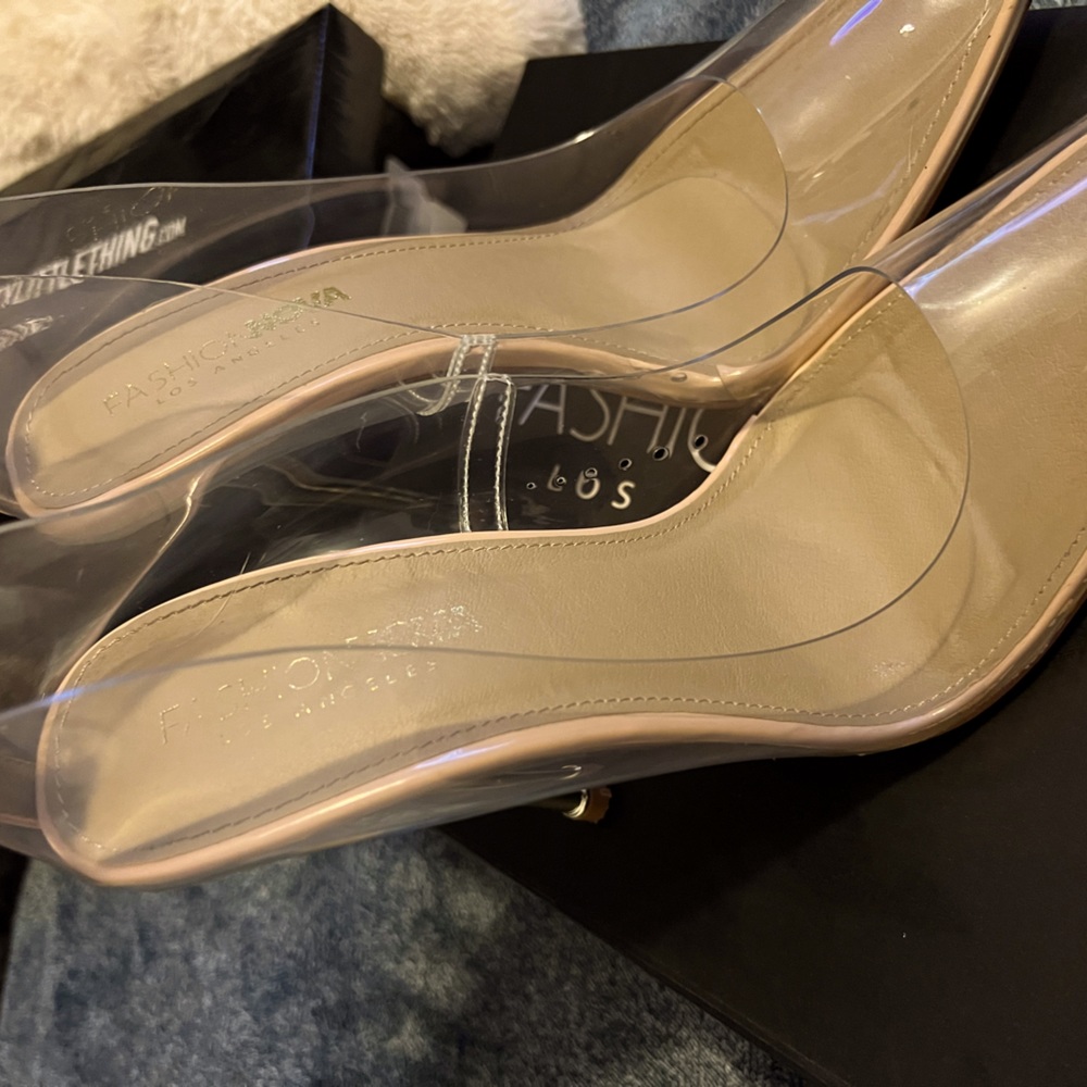 Fashion nova clear the air pump- clear